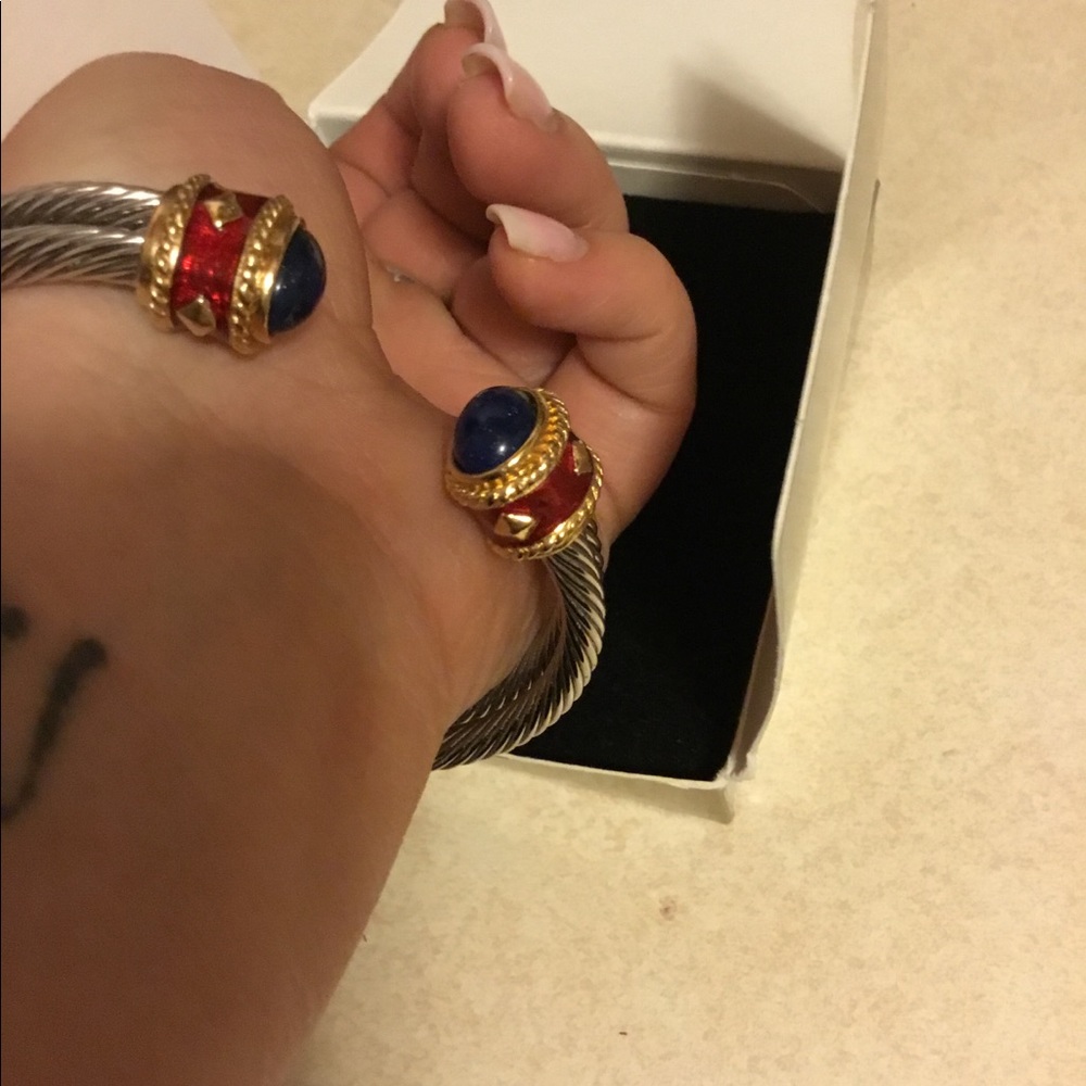 Avon Small Cable Style Bracelet & Earring Set